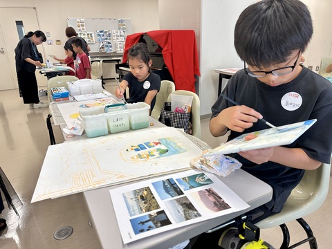 絵を描く子ども