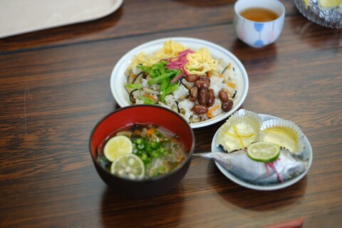 郷土料理のできあがり：まぜ寿司、あじの姿ずし、ゆずゼリ-