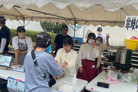 もち麦うどんの販売コーナー2