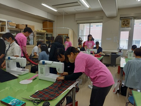マフラー制作風景