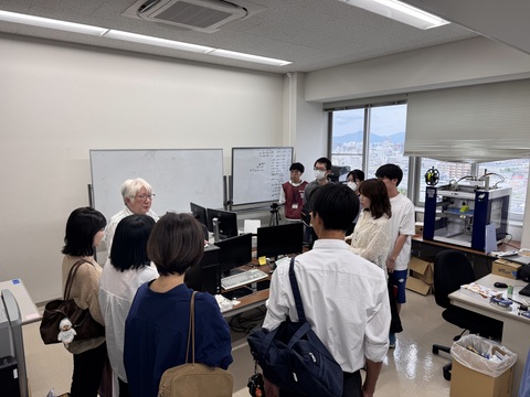 川村先生による３Dプリンターの案内