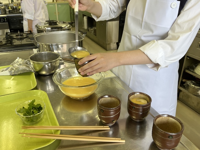 茶碗蒸し容器へ