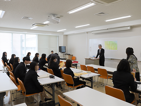 人間福祉学科