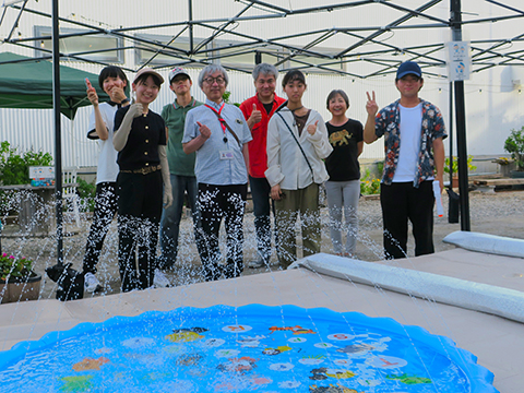 学生のアイデアがカタチに！万代中央ふ頭に「万代みずあそび広場」がオープン！【建築デザイン学科】