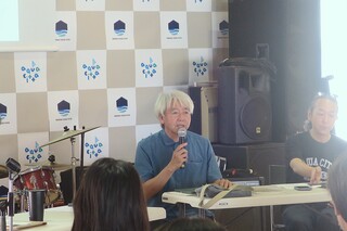 内野氏